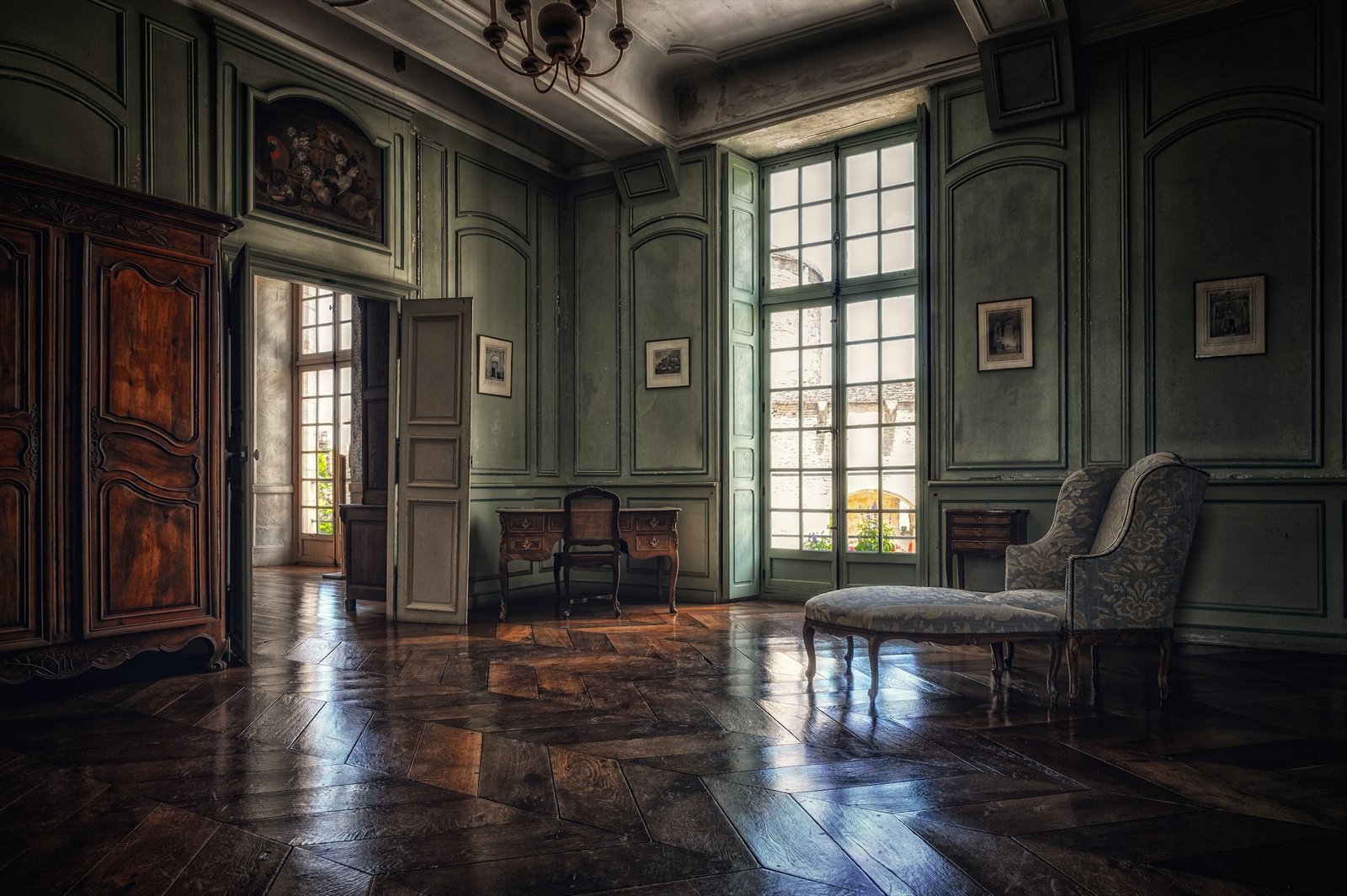 EKH Painting & Decorating — Green Panel